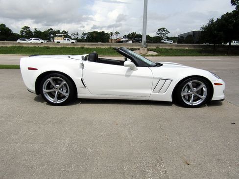 Used 2012 Chevrolet Corvette Grand Sport w/ 3LT Preferred Equipment Group RWD image 4