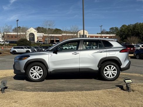 Used 2025 Toyota Corolla Cross L image 4