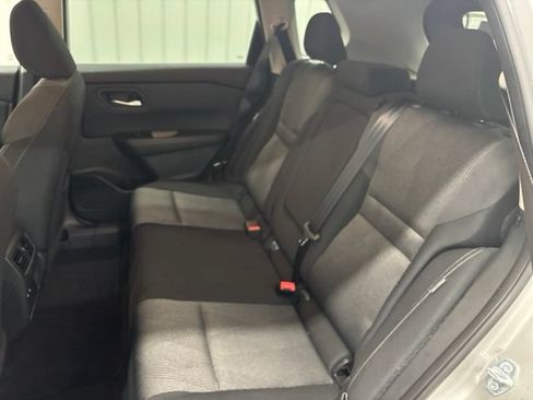 Used 2025 Nissan Rogue SV AWD/4WD image 10