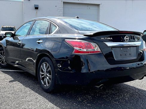 Used 2015 Nissan Altima 2.5 S w/ Sport Value Package FWD image 5