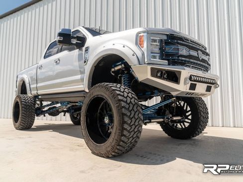 Used 2017 Ford F250 Platinum w/ Platinum Ultimate Package image 26