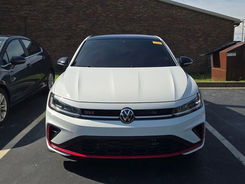 Used 2025 Volkswagen Jetta GLI Autobahn FWD image 2