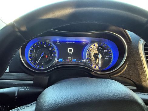 Used 2018 Chrysler 300 Touring w/ Sport Appearance Package image 18