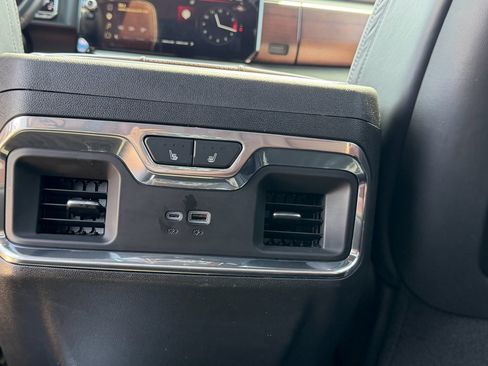 Used 2024 GMC Sierra 1500 Denali Ultimate AWD/4WD image 11