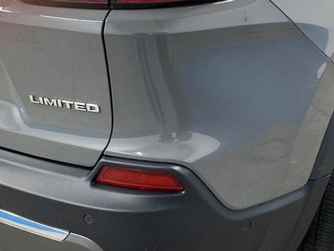 Used 2019 Jeep Cherokee Limited w/ Technology Group AWD/4WD image 41