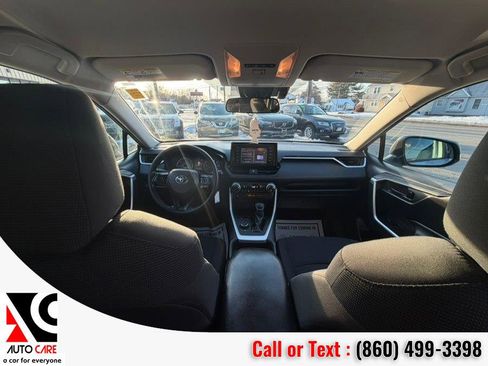 Used 2019 Toyota RAV4 LE image 12