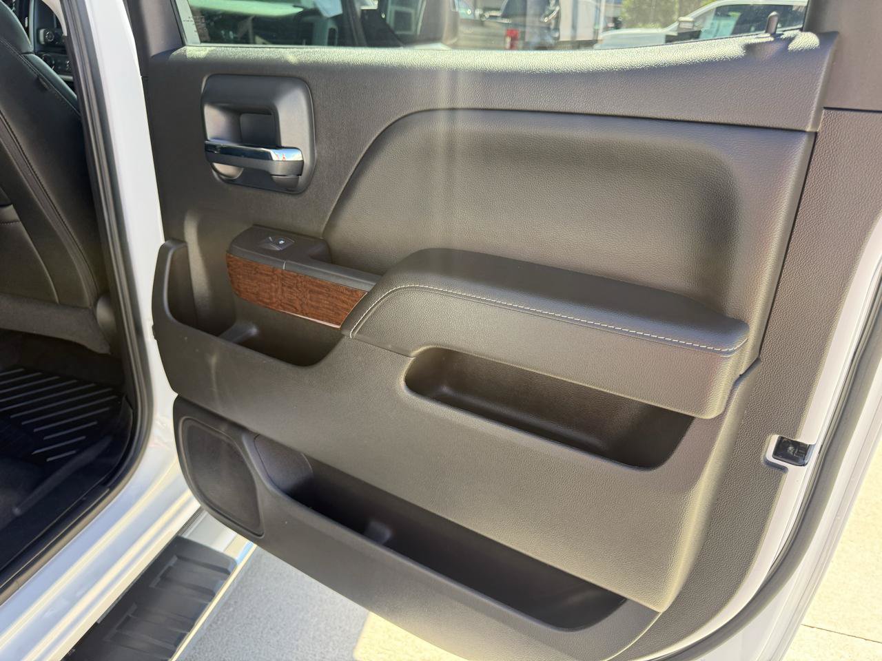 Used 2018 GMC Sierra 1500 SLT AWD/4WD image 21