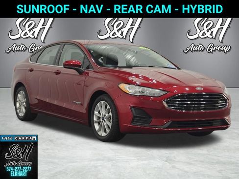Used 2019 Ford Fusion SE image 1