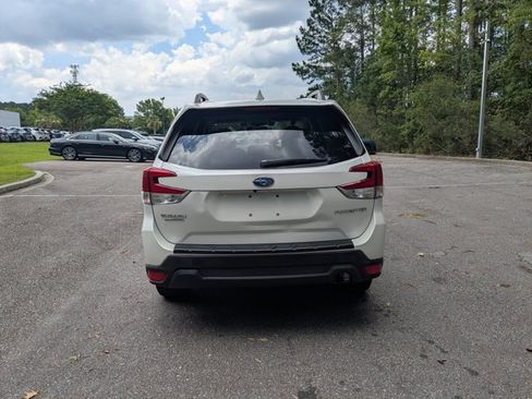 Used 2020 Subaru Forester Premium AWD/4WD image 7