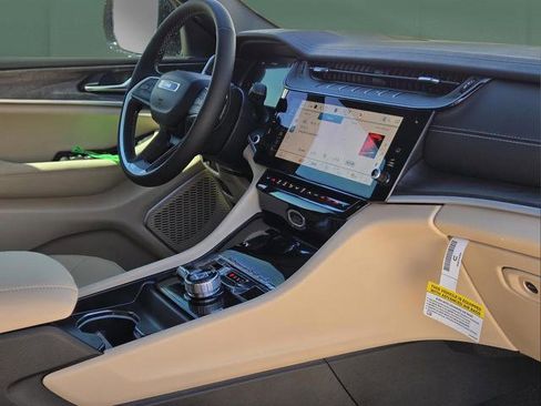 New 2026 Jeep Grand Cherokee Limited AWD/4WD image 9