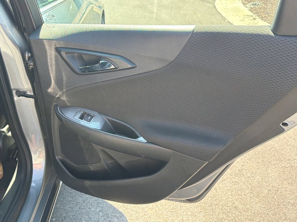 Used 2025 Chevrolet Malibu LT FWD image 14