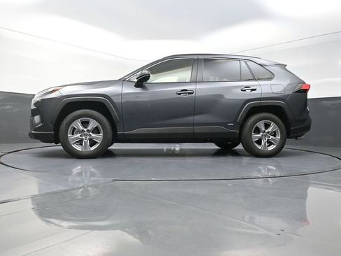 Used 2025 Toyota RAV4 LE image 37