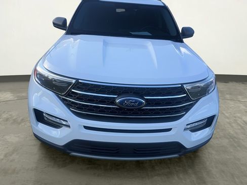 Used 2023 Ford Explorer XLT w/ Equipment Group 202A RWD image 5