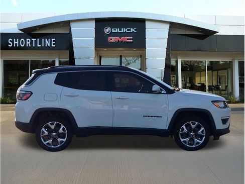 Used 2019 Jeep Compass Limited AWD/4WD image 2