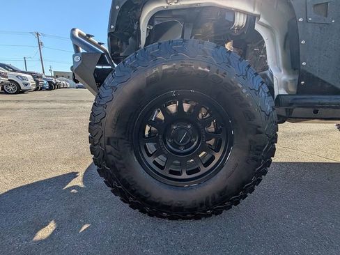 Used 2015 Jeep Wrangler Unlimited Rubicon image 39