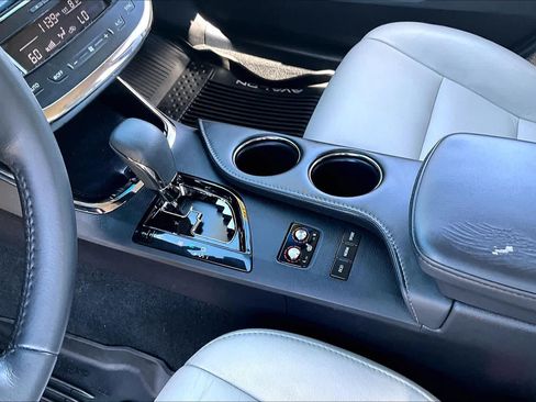 Used 2017 Toyota Avalon XLE w/ All Weather Liner Package FWD image 16