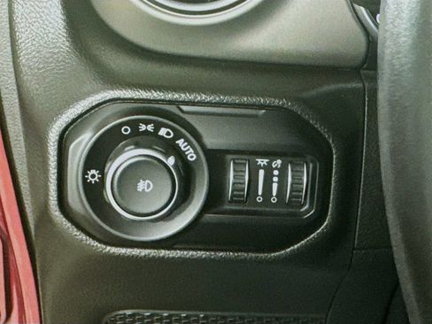 Used 2021 Jeep Wrangler Unlimited Sport AWD/4WD image 10