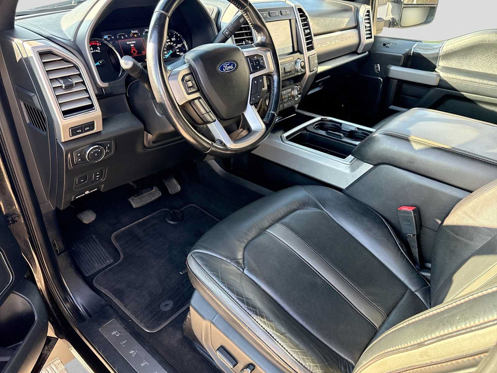 Used 2020 Ford F450 Platinum w/ FX4 Off-Road Package AWD/4WD image 2