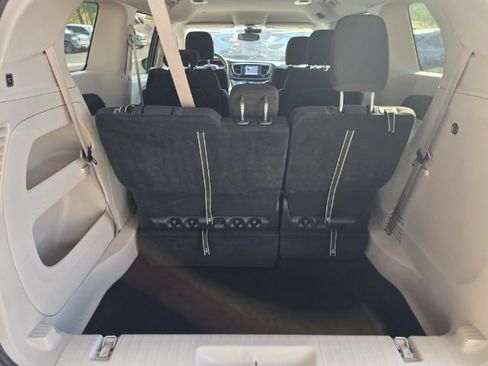 Used 2023 Chrysler Voyager LX FWD image 23