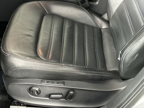 Used 2017 Volkswagen Passat 1.8T SEL Premium image 16