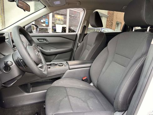 Used 2024 Nissan Rogue S image 15