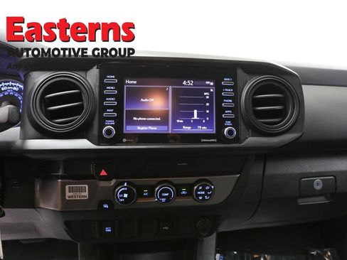 Used 2020 Toyota Tacoma SR RWD image 11