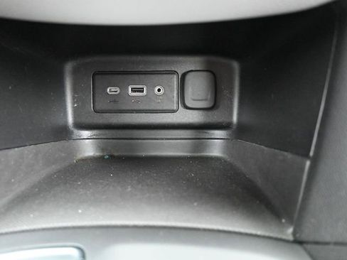 Used 2019 Chevrolet Equinox LS w/ LS Convenience Package image 34