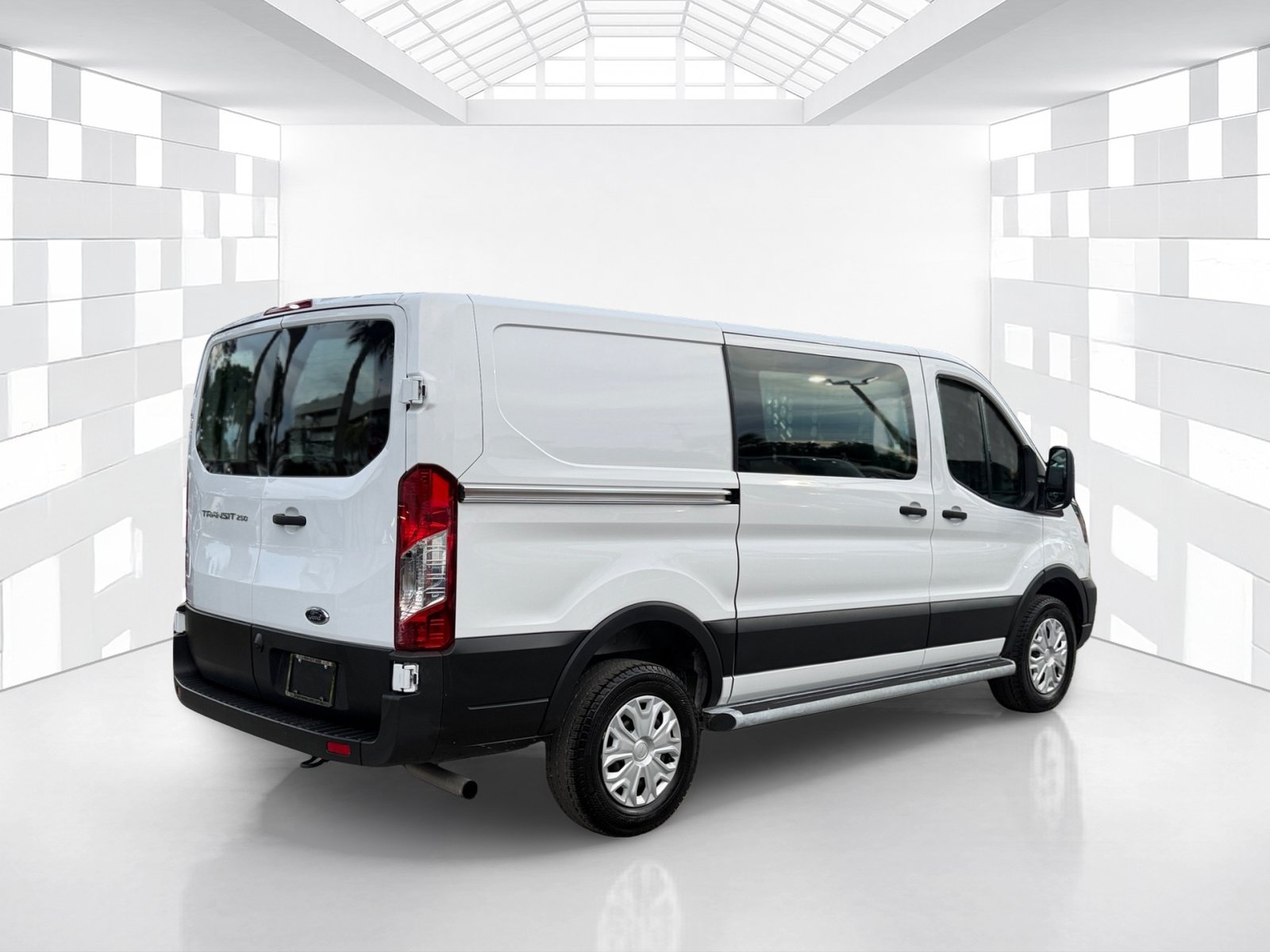 Used 2025 Ford Transit 250 Low Roof w/ Exterior Upgrade Package RWD image 7