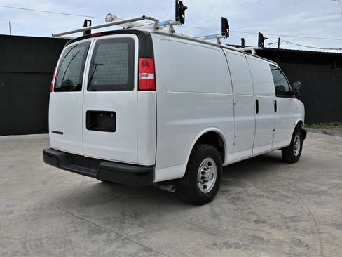 Used 2024 Chevrolet Express 2500 w/ Driver Convenience Package RWD image 3