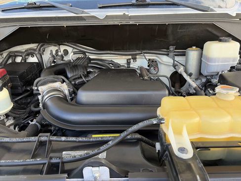 Used 2016 Nissan NV 3500 SV RWD image 17
