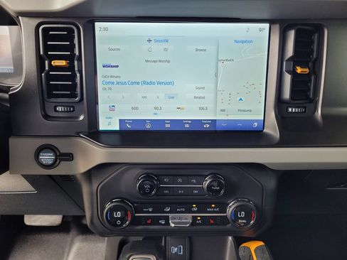Used 2023 Ford Bronco Badlands w/ Sasquatch Package AWD/4WD image 13