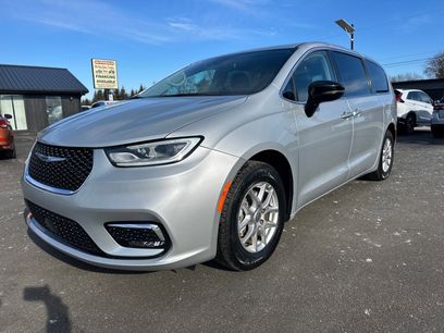 Used 2024 Chrysler Pacifica Touring-L