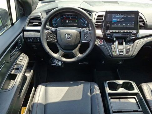 Used 2024 Honda Odyssey Sport image 12