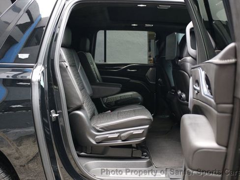 Used 2024 Cadillac Escalade ESV V AWD/4WD image 40