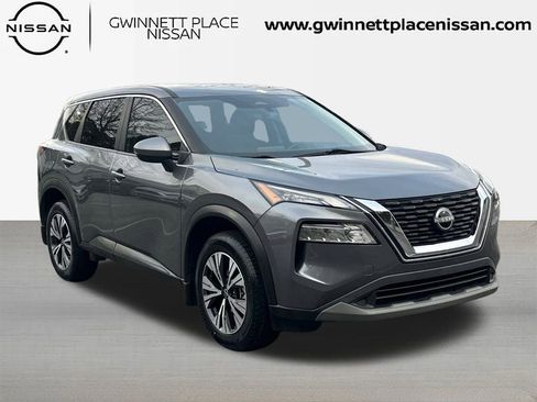 Used 2022 Nissan Rogue SV image 3