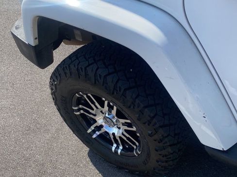 Used 2014 Jeep Wrangler Unlimited Sahara w/ Trailer Tow Group AWD/4WD image 5