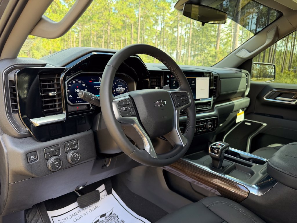 New 2026 Chevrolet Silverado 1500 RST w/ Redline Edition AWD/4WD image 16