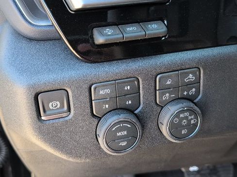 New 2026 Chevrolet Silverado 1500 High Country AWD/4WD image 17