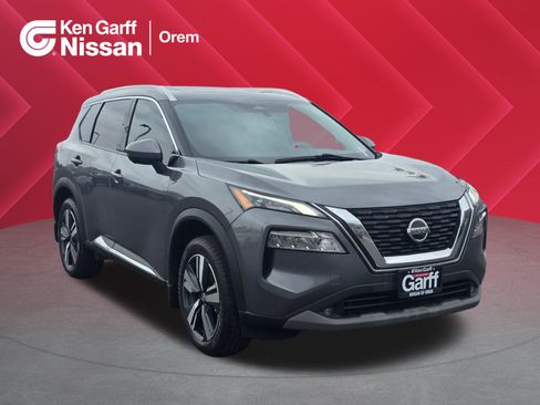 Used 2021 Nissan Rogue SL image 1