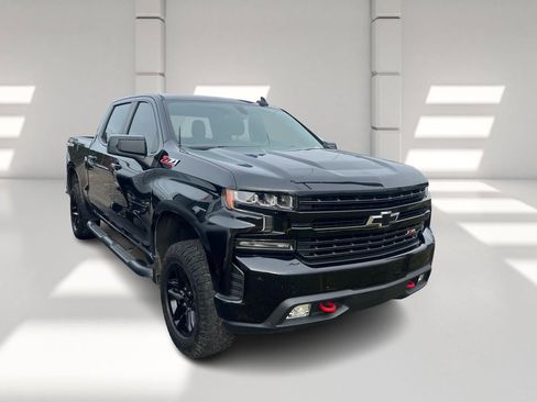 Used 2021 Chevrolet Silverado 1500 LT Trail Boss image 3