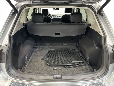 Used 2020 Volkswagen Tiguan SEL AWD/4WD image 30