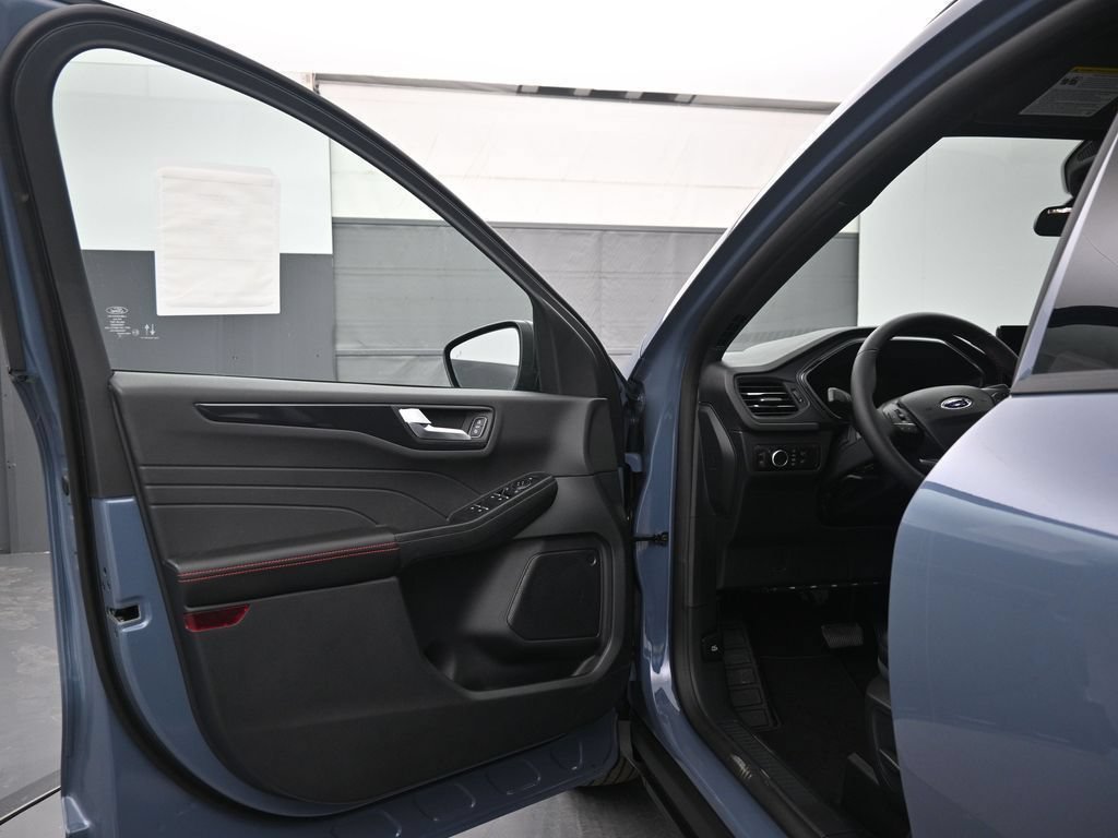 Used 2025 Ford Escape ST-Line w/ Equipment Group 301A FWD image 35