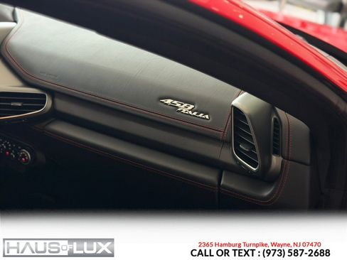 Used 2013 Ferrari 458 Italia Coupe RWD image 28