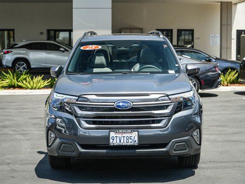 Used 2025 Subaru Forester Premium w/ Convenience Package #1 AWD/4WD image 2