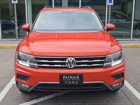 Used 2018 Volkswagen Tiguan SEL AWD/4WD image 24