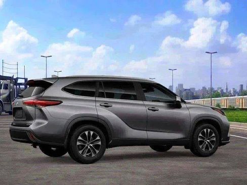 New 2026 Toyota Highlander XLE AWD/4WD image 11