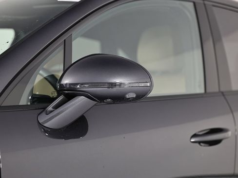 Certified 2026 Porsche Macan AWD/4WD image 13