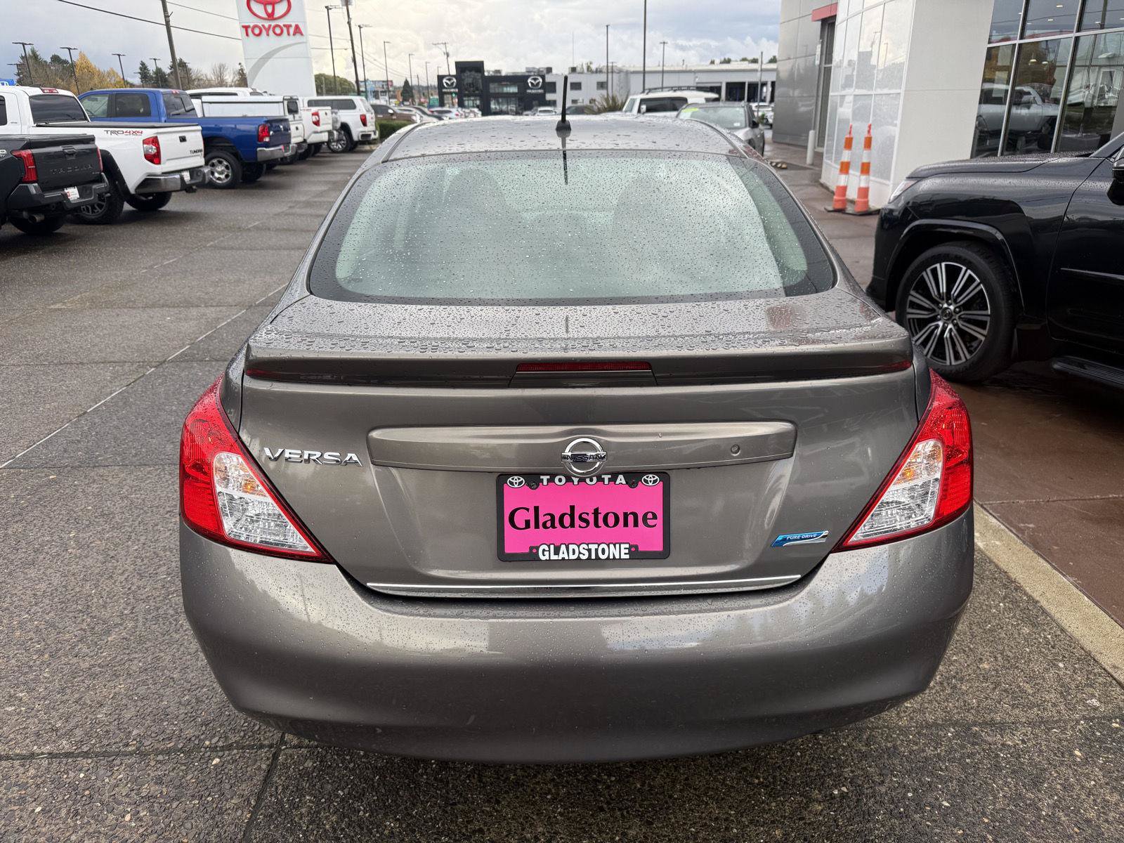 Used 2014 Nissan Versa S Plus FWD image 4