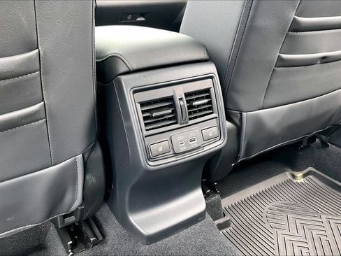 Certified 2026 Subaru Outback Touring AWD/4WD image 24