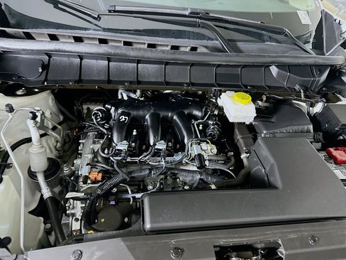 Used 2025 Nissan Pathfinder SV AWD/4WD image 34
